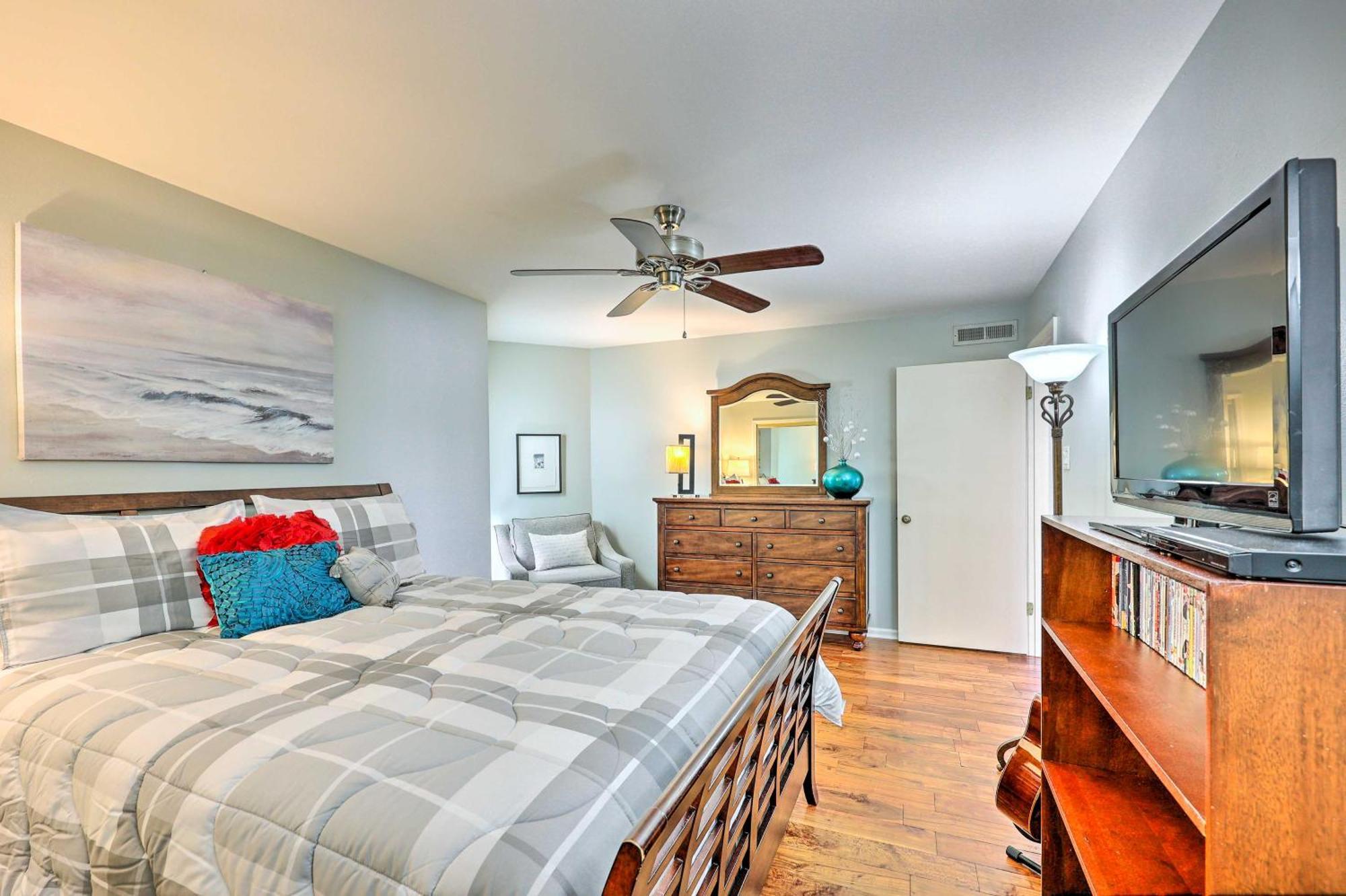 Waterfront Hot Springs Condo With Pool Access! Exterior photo