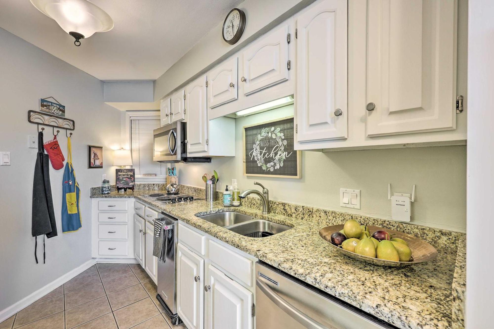 Waterfront Hot Springs Condo With Pool Access! Exterior photo